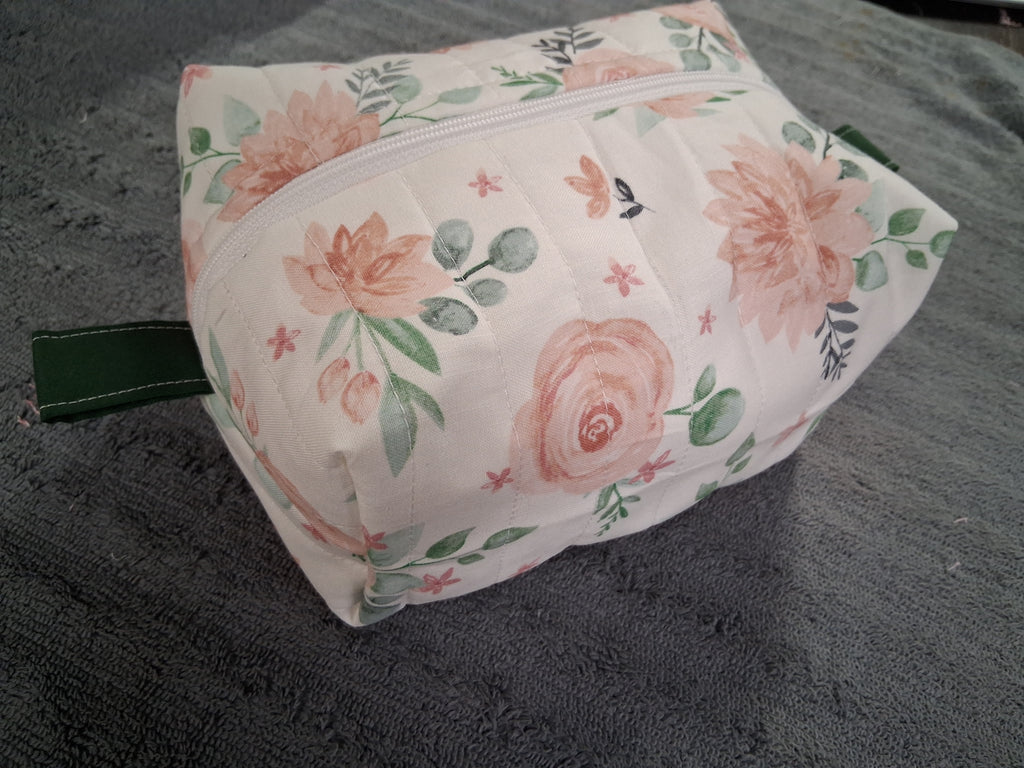 The Gracie / White Cosmetic Bag / Medium Make-up Bag