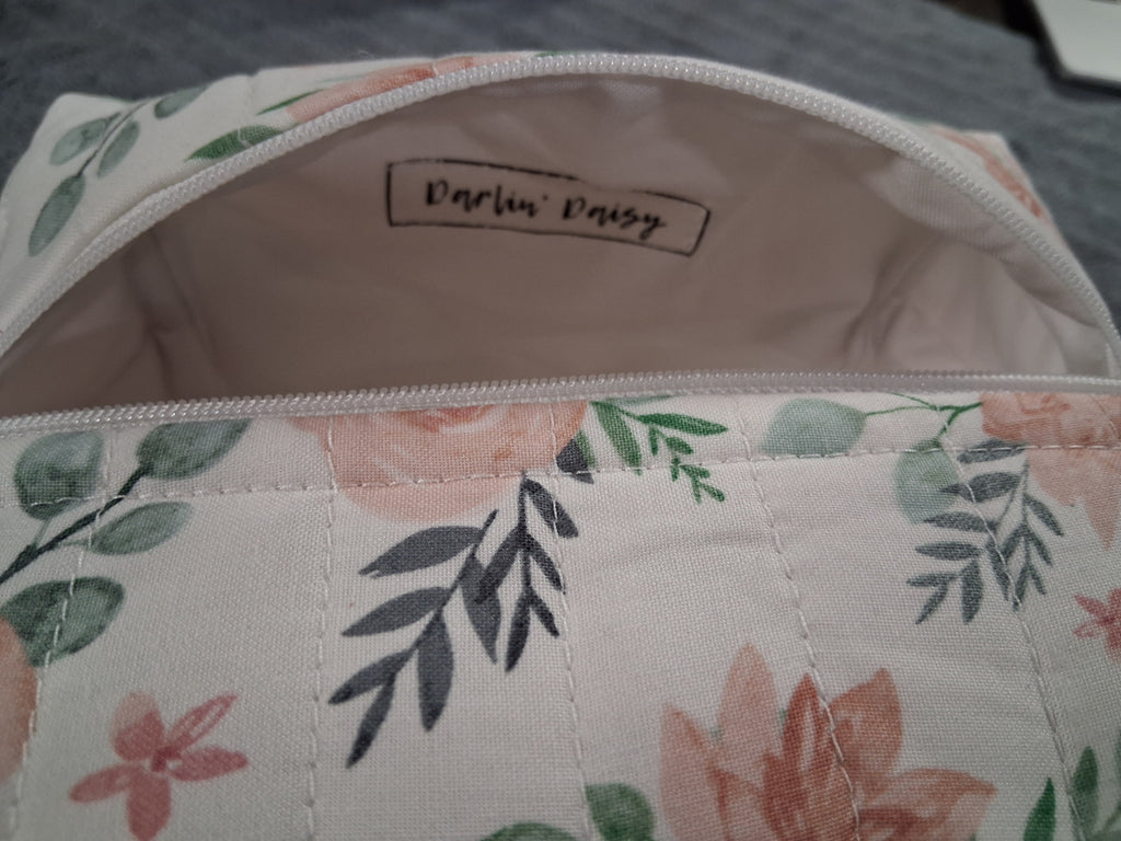 The Gracie / White Cosmetic Bag / Medium Make-up Bag