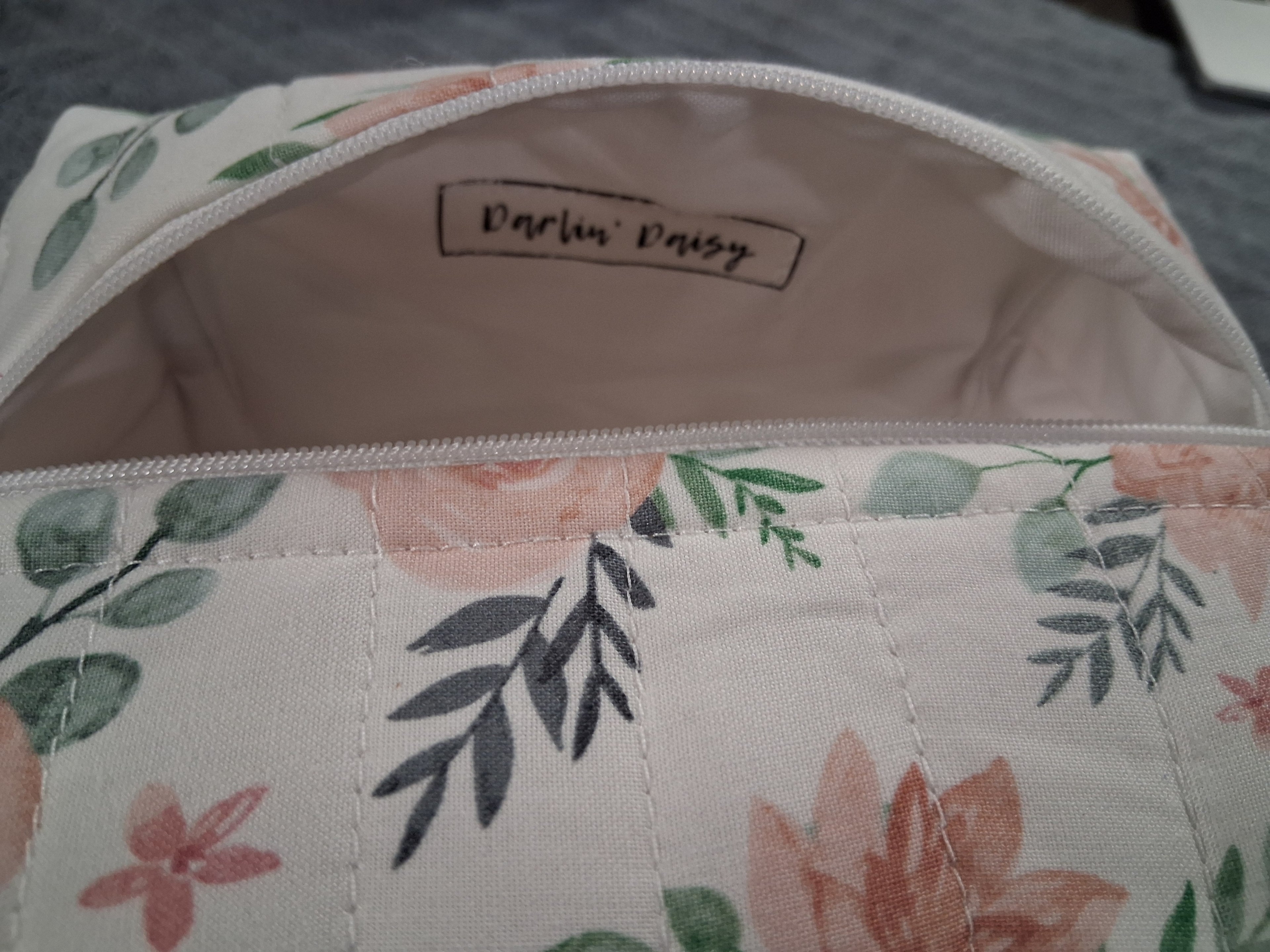 The Gracie / White Cosmetic Bag / Medium Make-up Bag