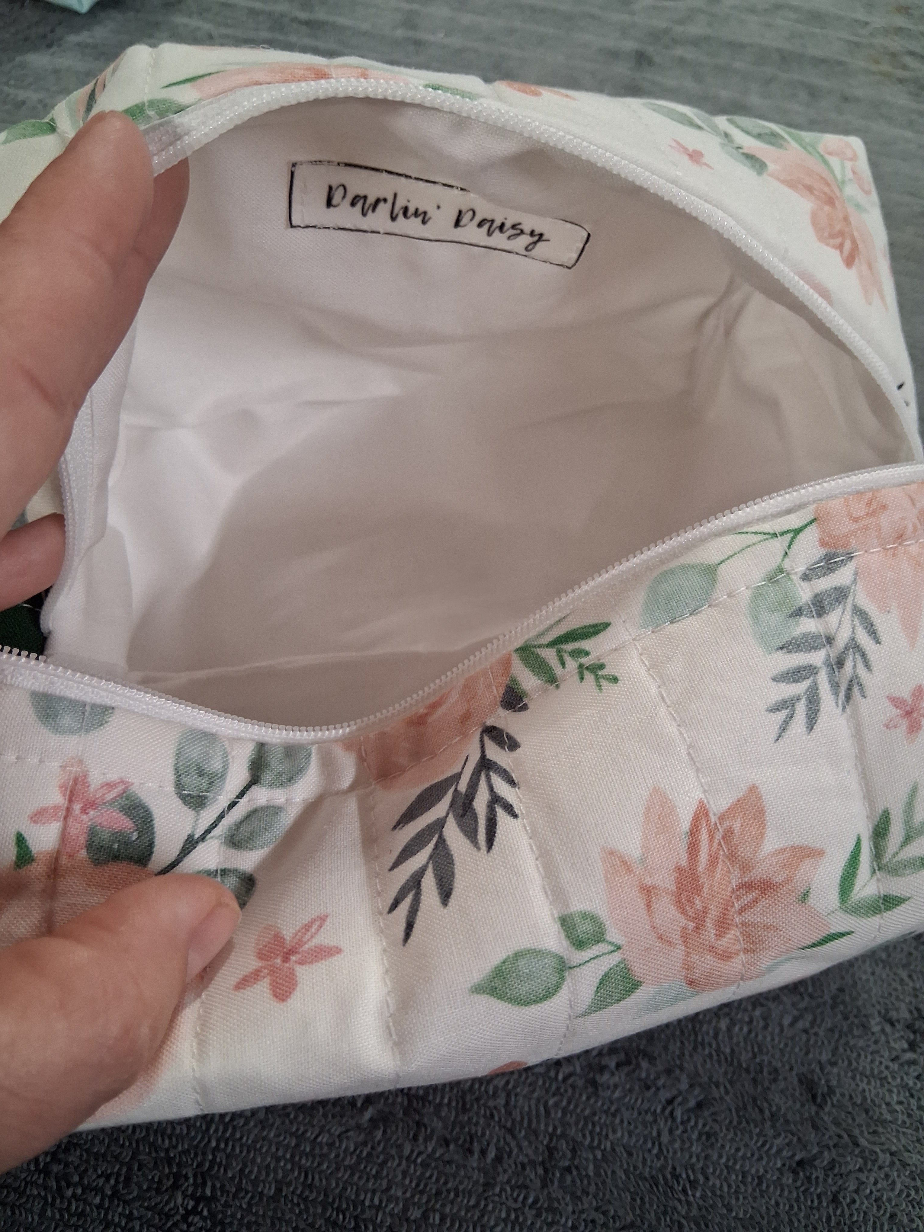 The Gracie / White Cosmetic Bag / Medium Make-up Bag